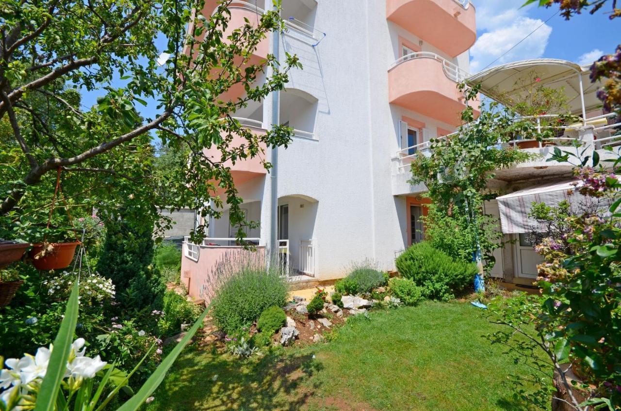 Apartments Snjezana โนวีวีโนดอลสกี ภายนอก รูปภาพ